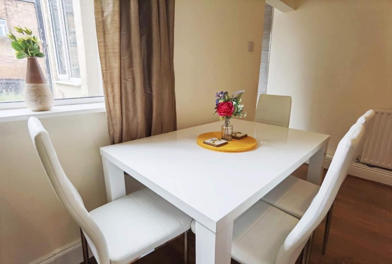 הוילה נוטינגהאם Kenrick Street Great House Available For Guests And Contractors Parking And Wifi מראה חיצוני תמונה