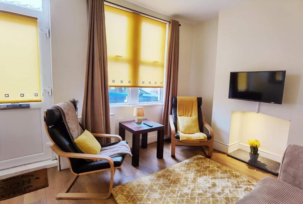 הוילה נוטינגהאם Kenrick Street Great House Available For Guests And Contractors Parking And Wifi מראה חיצוני תמונה