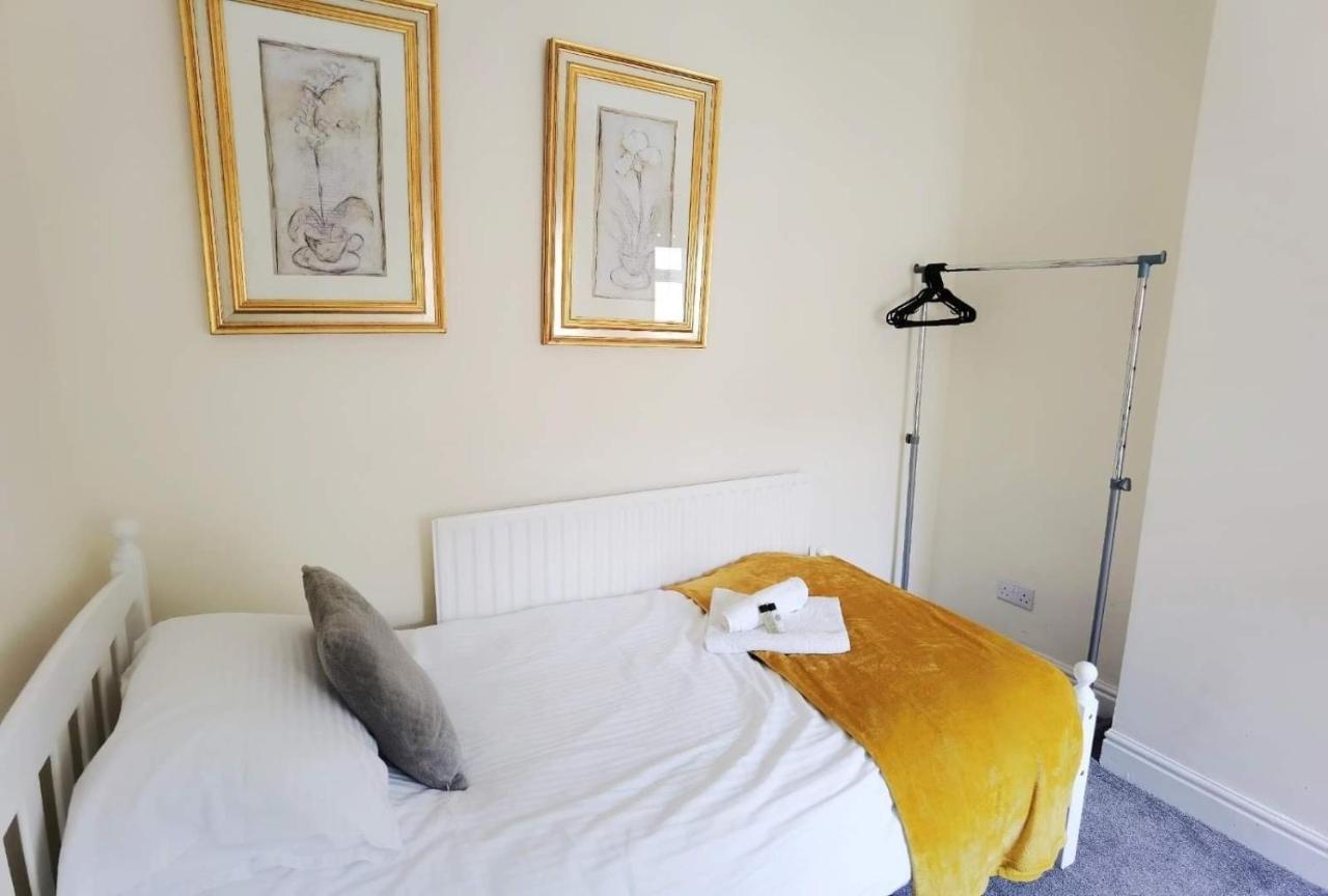 הוילה נוטינגהאם Kenrick Street Great House Available For Guests And Contractors Parking And Wifi מראה חיצוני תמונה