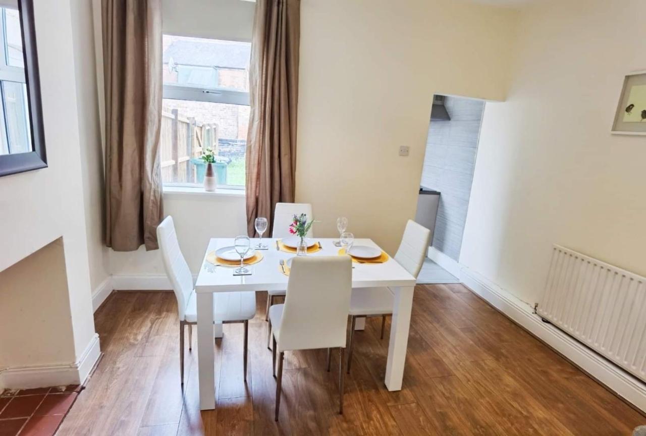 הוילה נוטינגהאם Kenrick Street Great House Available For Guests And Contractors Parking And Wifi מראה חיצוני תמונה